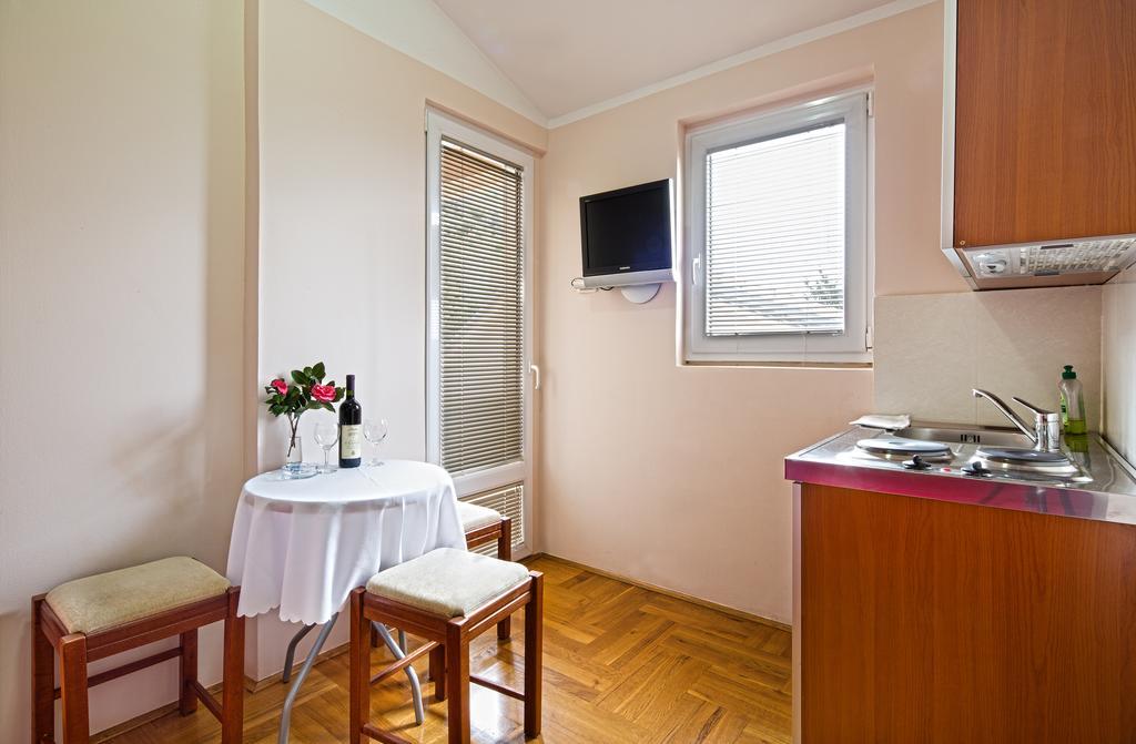 Guest House Harmonia 부드바 외부 사진